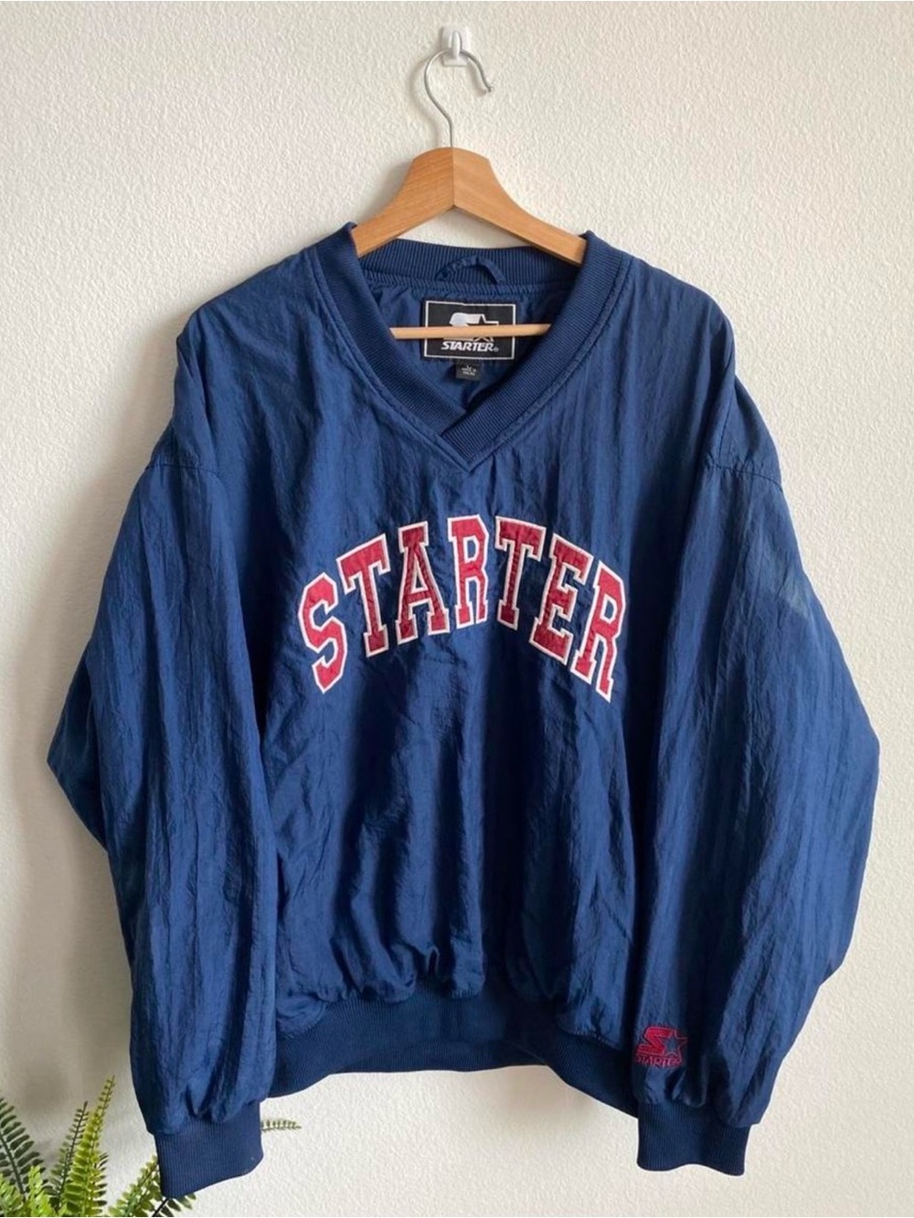 Vintage- STARTER Navy V-Neck Pullover with Red Logo